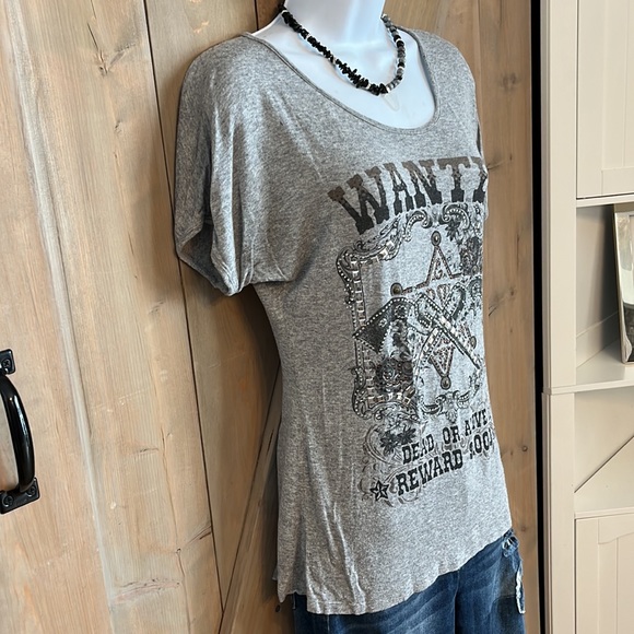 Wanted Embellished Tee Shirt - Picture 3 of 7